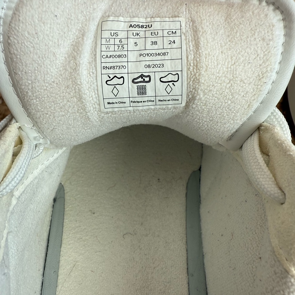 ALO Yoga Recovery Mode Sneaker - Picture 14 of 15